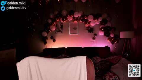 Snapshot of golden_miki chatting on 01-15-25, 02:06 Shy in the streets but a freak in the sheets online show from 01-15-25, 02:06