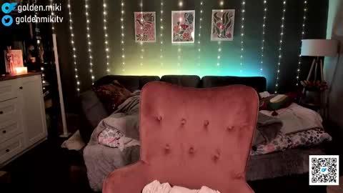 Snapshot of golden_miki chatting on 02-17-25, 04:09 Shy in the streets but a freak in the sheets online show from 02-17-25, 04:09