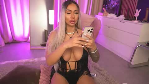 Snapshot of goldenamberx chatting on 03-01-26, 06:37 GoldenAmberX online show from 03-01-26, 06:37