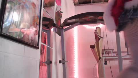 Snapshot of goldengoddessxxx chatting on 12-03-25, 10:19 Sammy online show from 12-03-25, 10:19