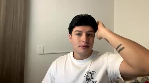 Snapshot of goldenknight33 chatting on 09-11-25, 03:23 goldenknight33 online show from 09-11-25, 03:23