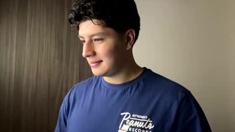 Snapshot of goldenknight33 chatting on 09-16-25, 02:18 goldenknight33 online show from 09-16-25, 02:18