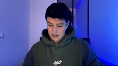 Snapshot of goldenknight33 chatting on 11-14-25, 02:16 goldenknight33 online show from 11-14-25, 02:16