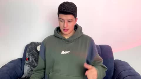 goldenknight33 online show from 12-05-25, 04:14