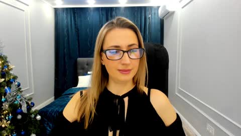 Olivia online show from 12-17-24, 03:39