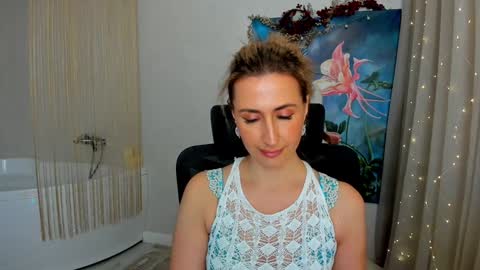 Olivia online show from 12-30-24, 06:31