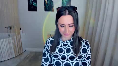 Olivia online show from 03-16-26, 03:34