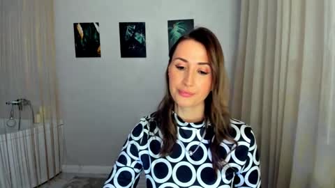 Olivia online show from 03-26-26, 08:14