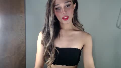 Lily is Gold online show from 03-02-25, 01:04