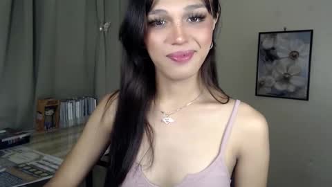 Lily is Gold online show from 11-12-25, 05:35