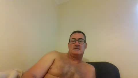 Snapshot of goldenone59 chatting on 09-26-25, 01:37 goldenone59 online show from 09-26-25, 01:37
