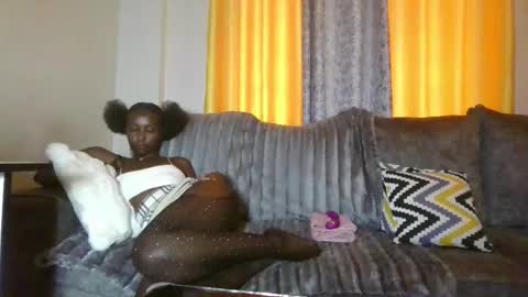 Snapshot of goldiecandy chatting on 02-11-26, 07:02 goldiecandy online show from 02-11-26, 07:02