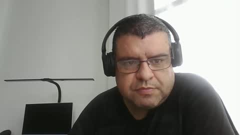 gomezgonz5 online show from 09-10-25, 11:43