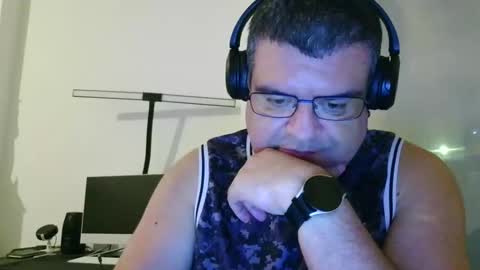 gomezgonz5 online show from 09-21-25, 10:44