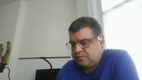 gomezgonz5 online show from 09-25-25, 11:36