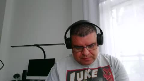 gomezgonz5 online show from 10-01-25, 11:16