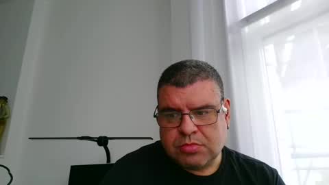 gomezgonz5 online show from 10-02-25, 11:39