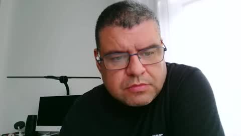 gomezgonz5 online show from 10-03-25, 12:02