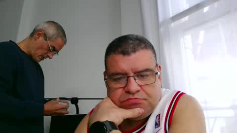 gomezgonz5 online show from 10-04-25, 10:57
