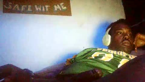 Snapshot of goonergreen chatting on 10-20-25, 08:04 GoonerGreen online show from 10-20-25, 08:04