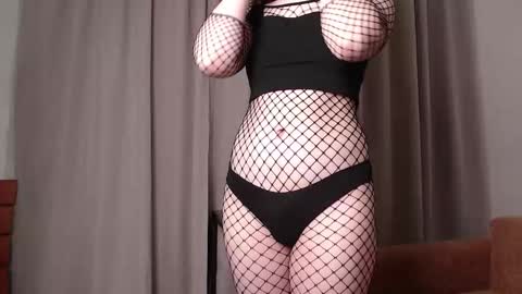 Snapshot of goose_pagoda chatting on 02-25-26, 02:05 Yulia 24 online show from 02-25-26, 02:05