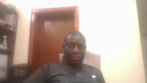 Snapshot of gorashado chatting on 10-09-25, 08:18 Sexy Black Model online show from 10-09-25, 08:18