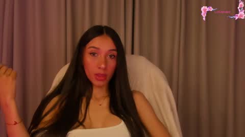 Snapshot of gorgeous_brunette chatting on 02-12-25, 09:10 Rose online show from 02-12-25, 09:10