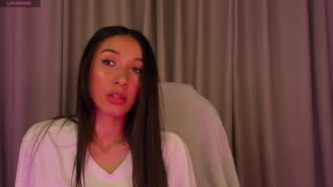 Snapshot of gorgeous_brunette chatting on 02-20-25, 09:00 Rose online show from 02-20-25, 09:00