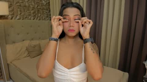 RIANA online show from 11-17-25, 05:52