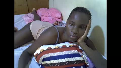 gorgeous_maya1 online show from 12-15-25, 04:44