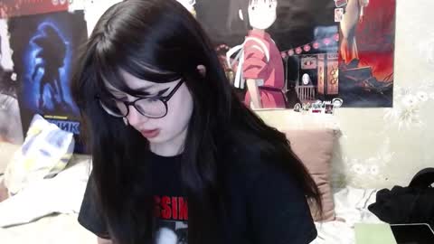 Snapshot of goth_pumpkin chatting on 02-19-25, 09:58 Amy online show from 02-19-25, 09:58