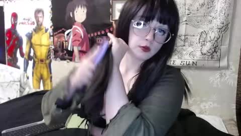 Snapshot of goth_pumpkin chatting on 03-10-25, 08:34 Amy online show from 03-10-25, 08:34