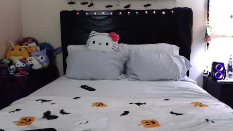 Snapshot of gothbaby305 chatting on 10-08-25, 12:41 gothbaby305 online show from 10-08-25, 12:41