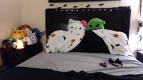 Snapshot of gothbaby305 chatting on 10-11-25, 02:11 gothbaby305 online show from 10-11-25, 02:11