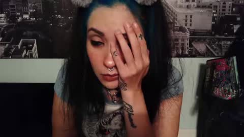 Snapshot of gothbaby305 chatting on 10-17-25, 07:44 gothbaby305 online show from 10-17-25, 07:44