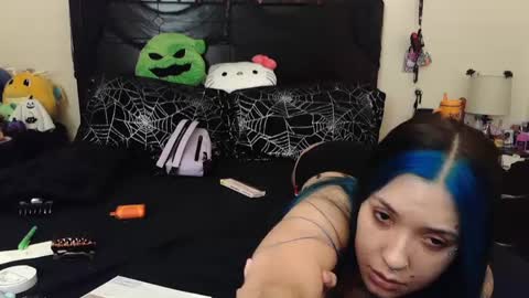 Snapshot of gothbaby305 chatting on 10-17-25, 10:34 gothbaby305 online show from 10-17-25, 10:34