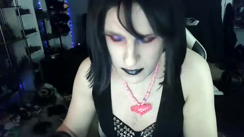 Victoriana online show from 01-19-25, 04:04