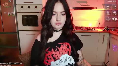 traumfrau Kira angel face devil eyes I SELL A LOT VIDEO IN GALLERY online show from 10-12-25, 11:42