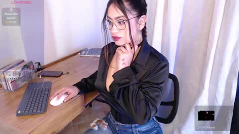 Snapshot of gracehill__ chatting on 01-11-25, 04:48 Im Sofia online show from 01-11-25, 04:48