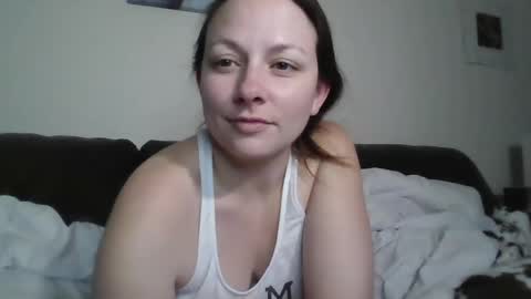 Snapshot of gracielush chatting on 02-23-25, 01:35 Goddess Grace online show from 02-23-25, 01:35