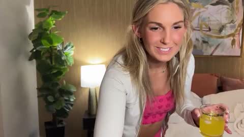 Gracie Mae online show from 12-31-24, 10:23