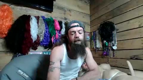 Snapshot of grannypounder chatting on 01-09-25, 01:02 grannypounder online show from 01-09-25, 01:02