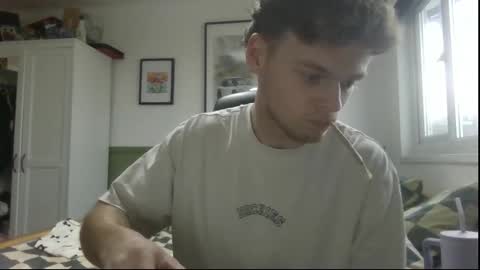 Snapshot of grashoppafinn chatting on 12-17-25, 02:45 Fin online show from 12-17-25, 02:45