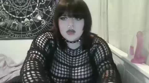 Grave4ngelz online show from 12-15-25, 10:03