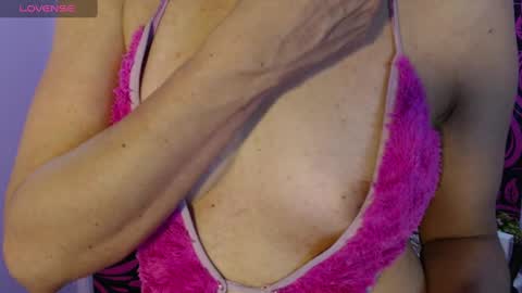 Snapshot of great_pussy20 chatting on 02-24-25, 03:23 Isabella online show from 02-24-25, 03:23