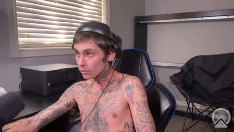 Snapshot of greatheavy chatting on 11-04-25, 04:39 Mr. Heavy online show from 11-04-25, 04:39