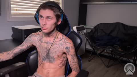 Snapshot of greatheavy chatting on 11-11-25, 04:29 Mr. Heavy online show from 11-11-25, 04:29