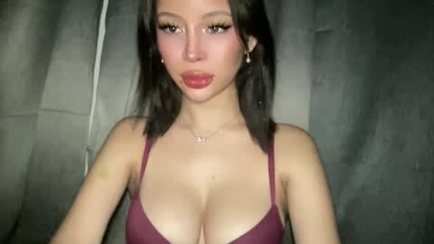 Snapshot of greatpretenderxxx chatting on 12-14-25, 06:12 Marie Pelie online show from 12-14-25, 06:12