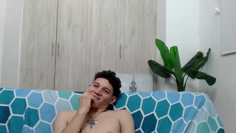 Snapshot of grecia_millercol chatting on 12-30-24, 01:37 grecia_millercol online show from 12-30-24, 01:37