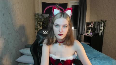 Snapshot of green_tea666 chatting on 12-25-24, 01:31 Lilith online show from 12-25-24, 01:31